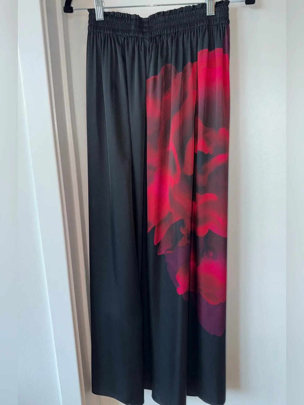 STILLWATER | Black Wide Leg Pants with Red Floral Panel - Soldout - Picture 3 of 4